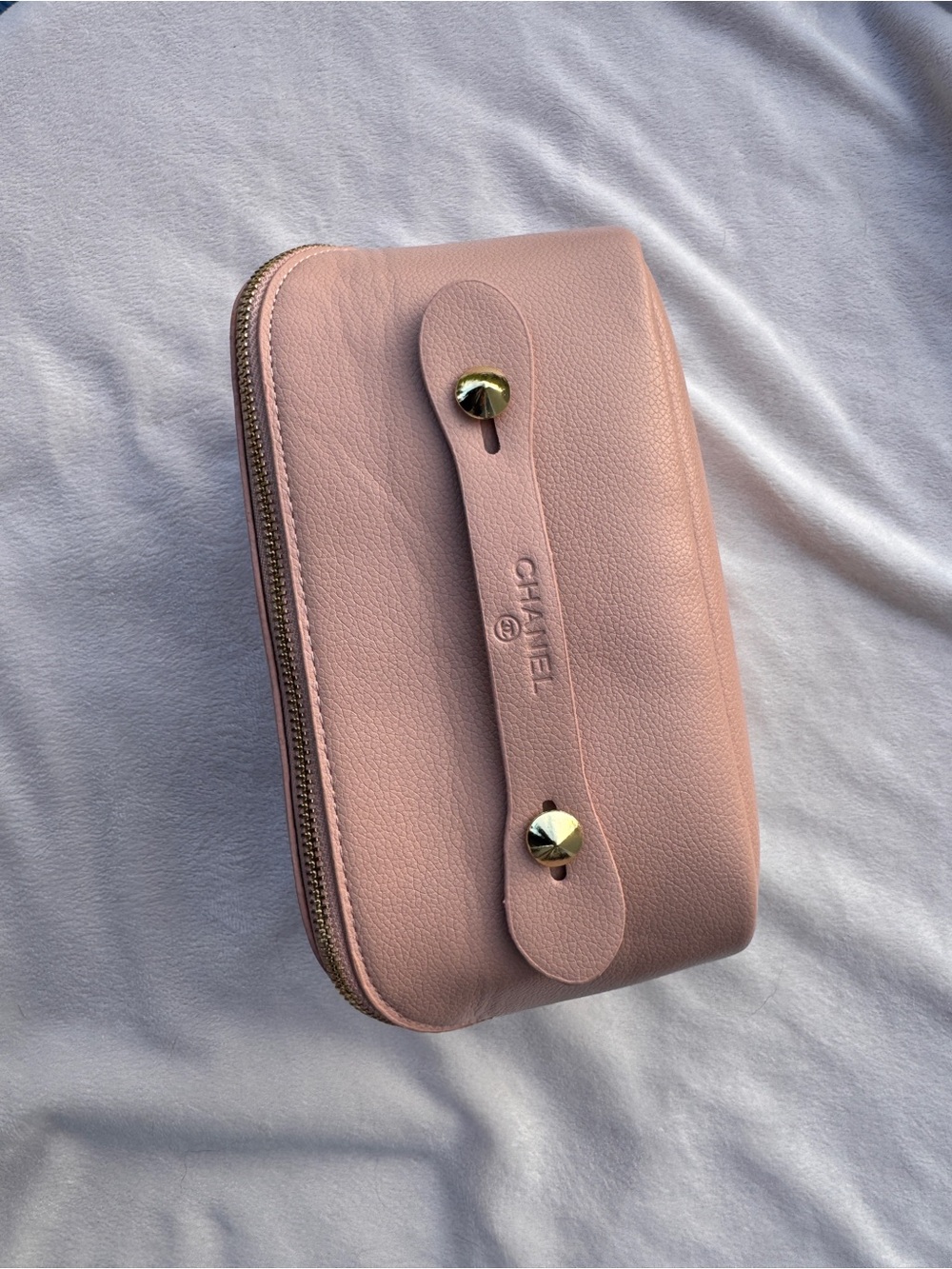 CHANEL Pink Quilted CC Leather Cosmetic Pouch with Gold Zipper - Picture 2 of 11